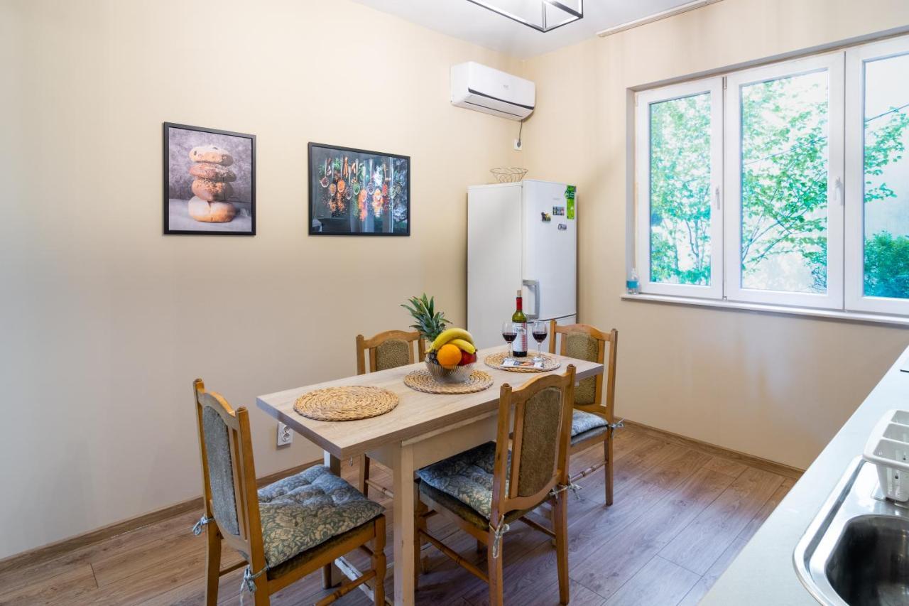 Madrid 2Bdr W Free Parking Near Metro, Serdika Mall โซเฟีย ภายนอก รูปภาพ
