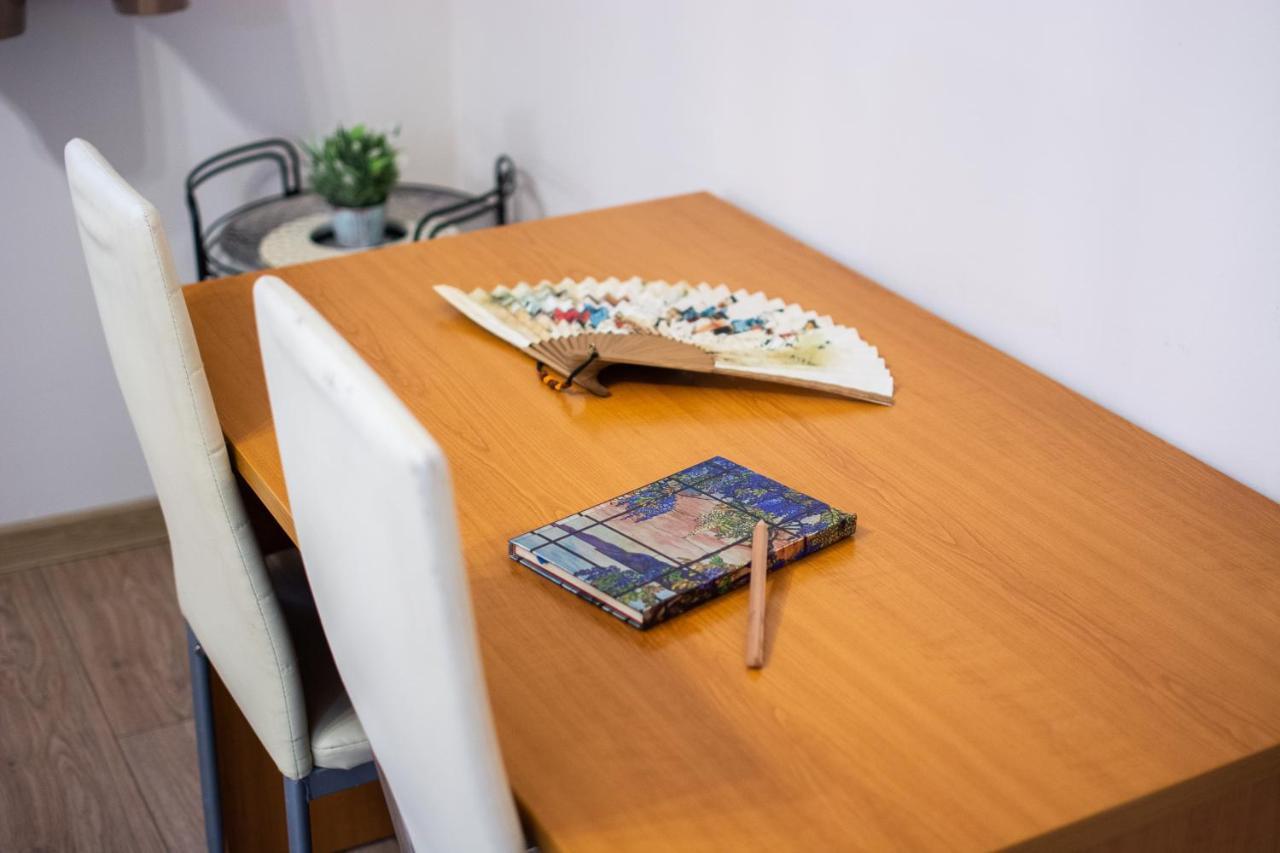 Madrid 2Bdr W Free Parking Near Metro, Serdika Mall โซเฟีย ภายนอก รูปภาพ