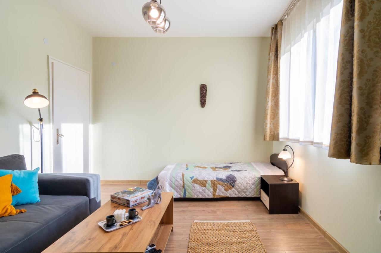 Madrid 2Bdr W Free Parking Near Metro, Serdika Mall โซเฟีย ภายนอก รูปภาพ