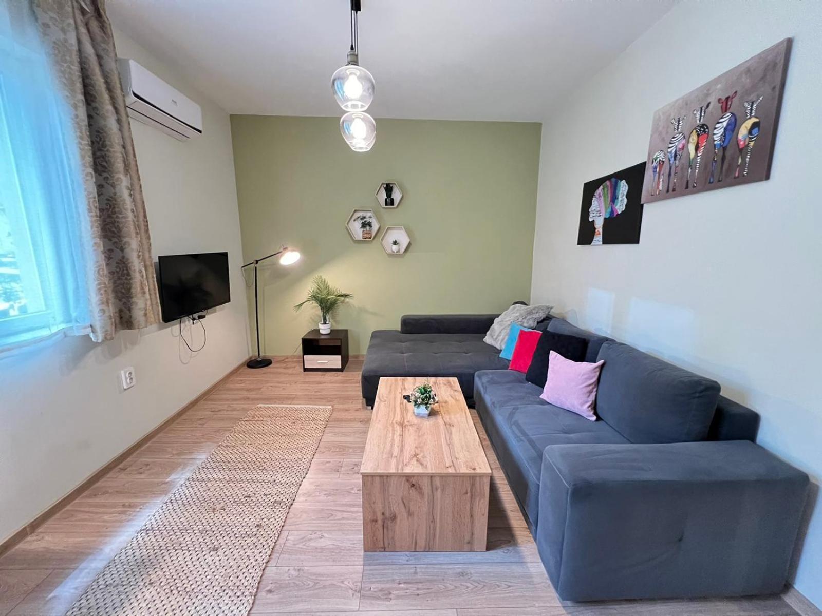 Madrid 2Bdr W Free Parking Near Metro, Serdika Mall โซเฟีย ภายนอก รูปภาพ